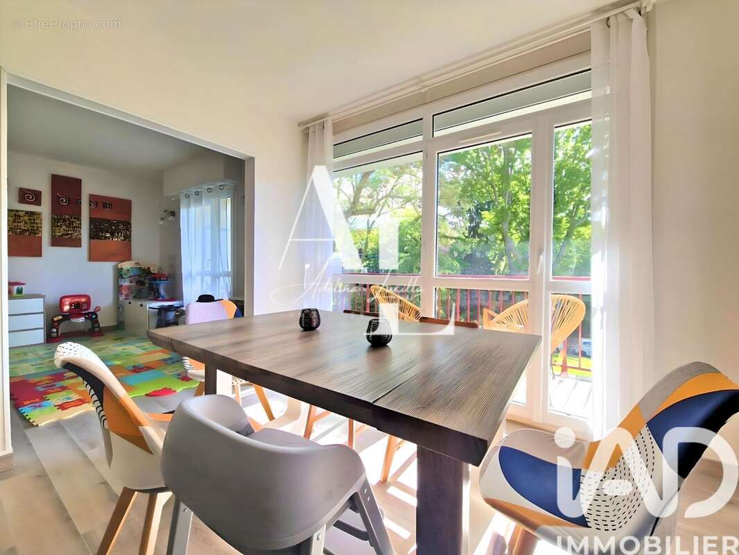 Photo 2 - Appartement à VELIZY-VILLACOUBLAY