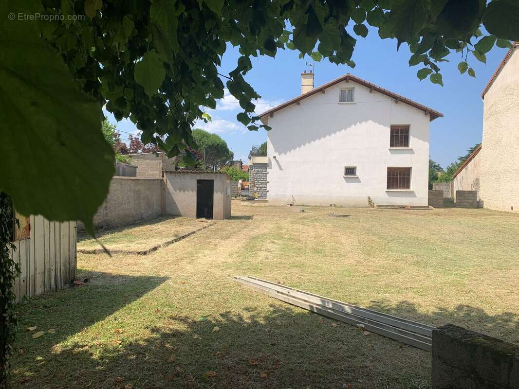 Maison à SAINT-JUST-SAINT-RAMBERT