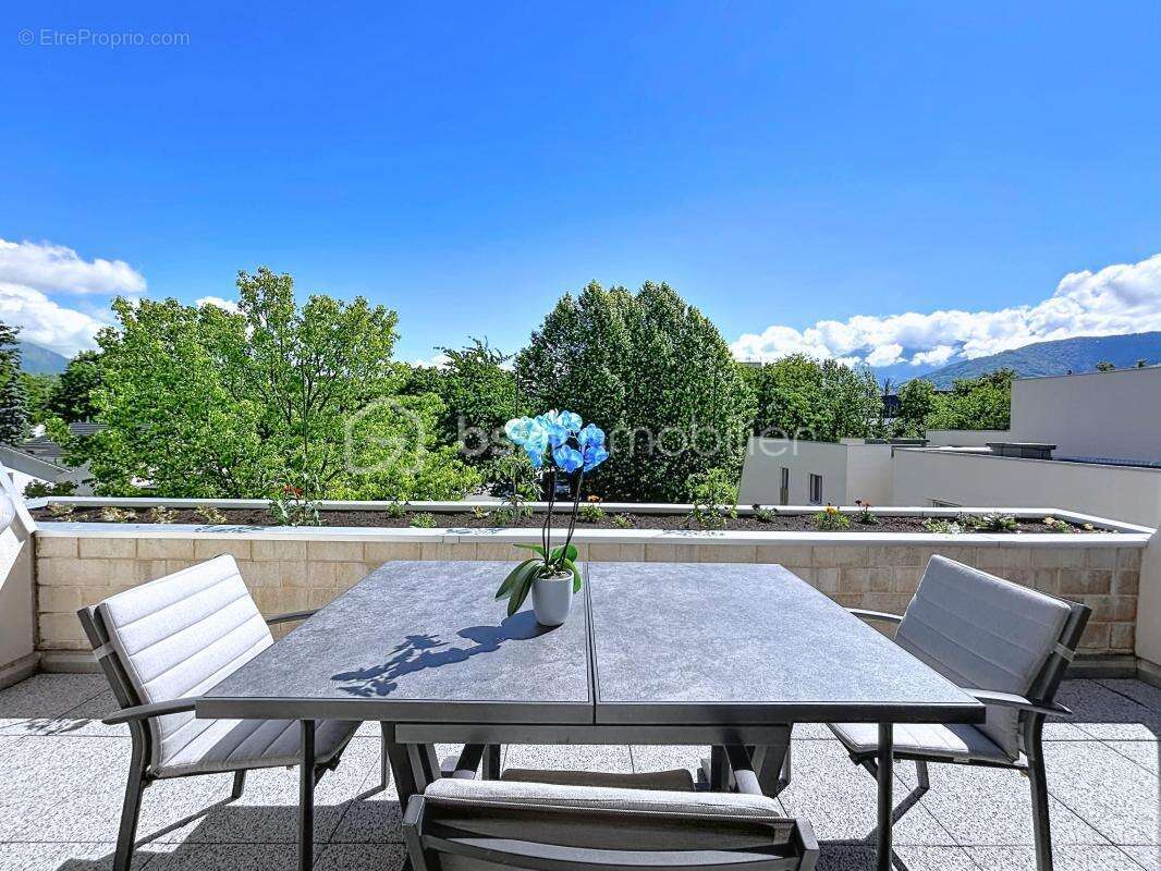 Appartement à MEYLAN