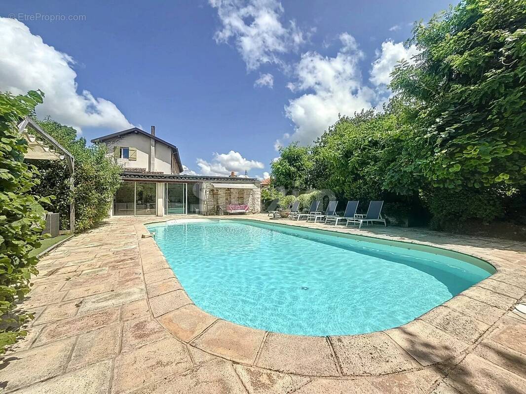 Maison à MONTBELLET