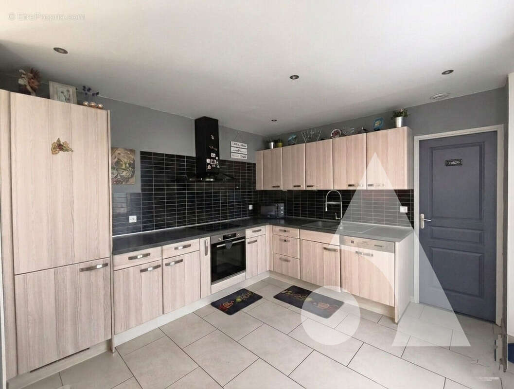 Maison à NANTEUIL-LE-HAUDOUIN