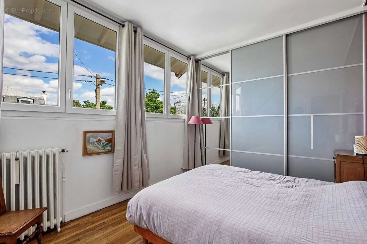 Bas de Chatou - Maison 136 m² au sol - 7 mn RER et centre ville - photo 11