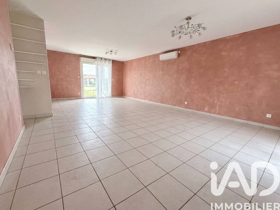 Photo 1 - Maison à SIMANDRE