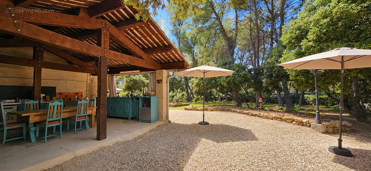Propriété de 245 m²  / Environnement naturel d'exception - photo 11