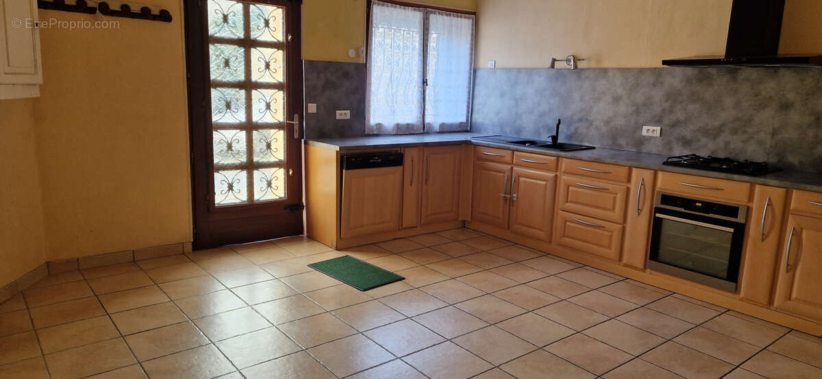 maison ancienne pierre 120 m2 trois chambres - photo 2