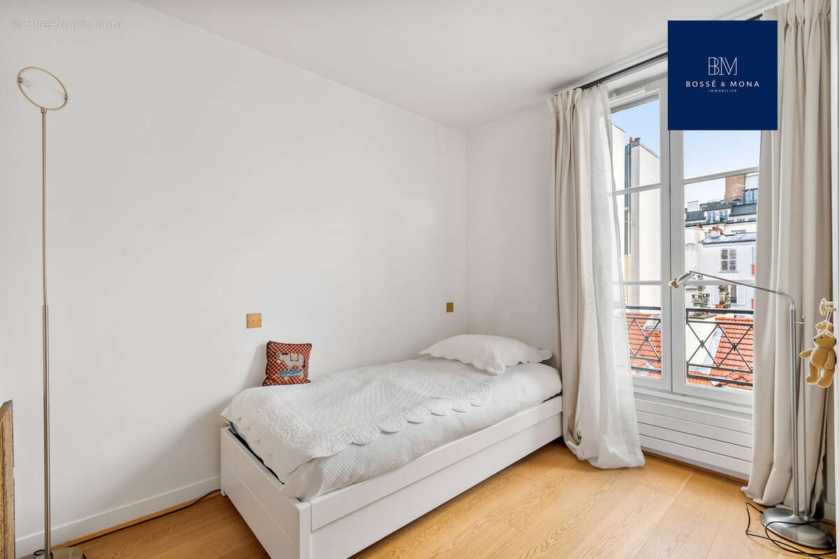 Appartement à PARIS-7E