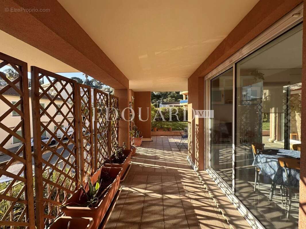 Appartement à ROQUEBRUNE-CAP-MARTIN