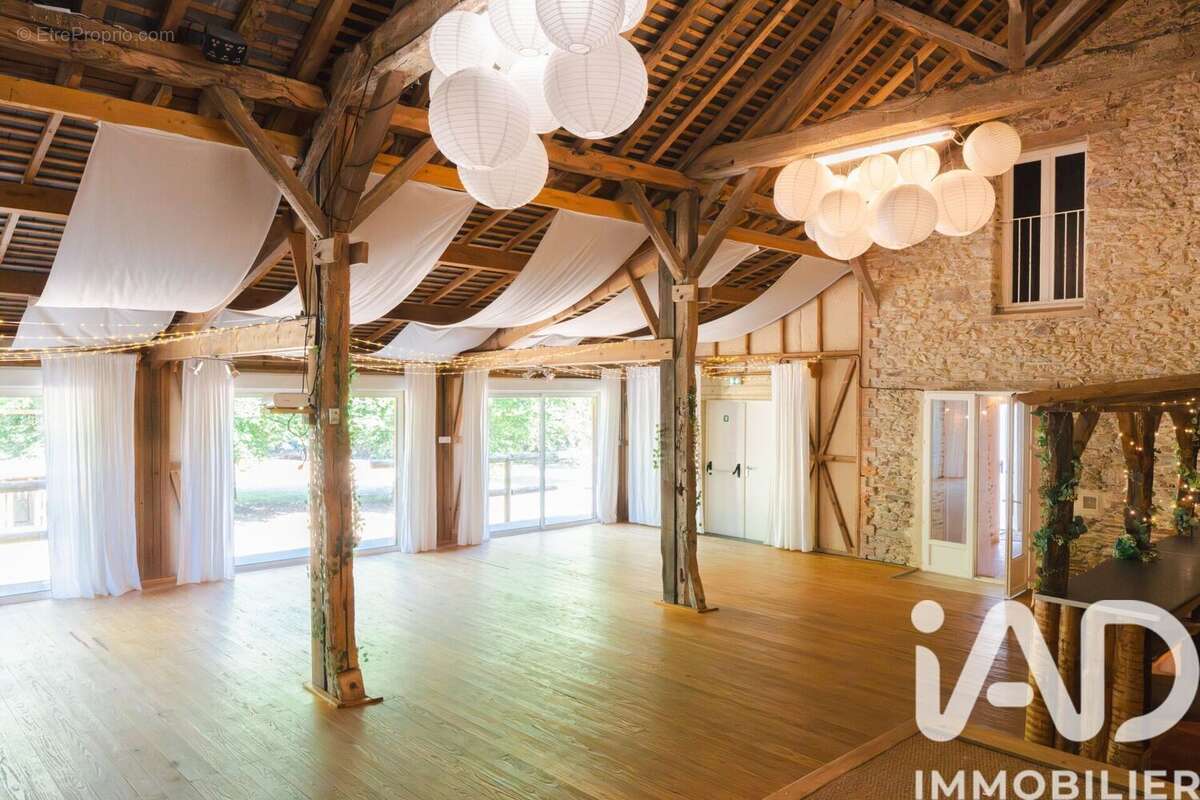 Maison 527 m² à Sceaux-D'anjou  - photo 2