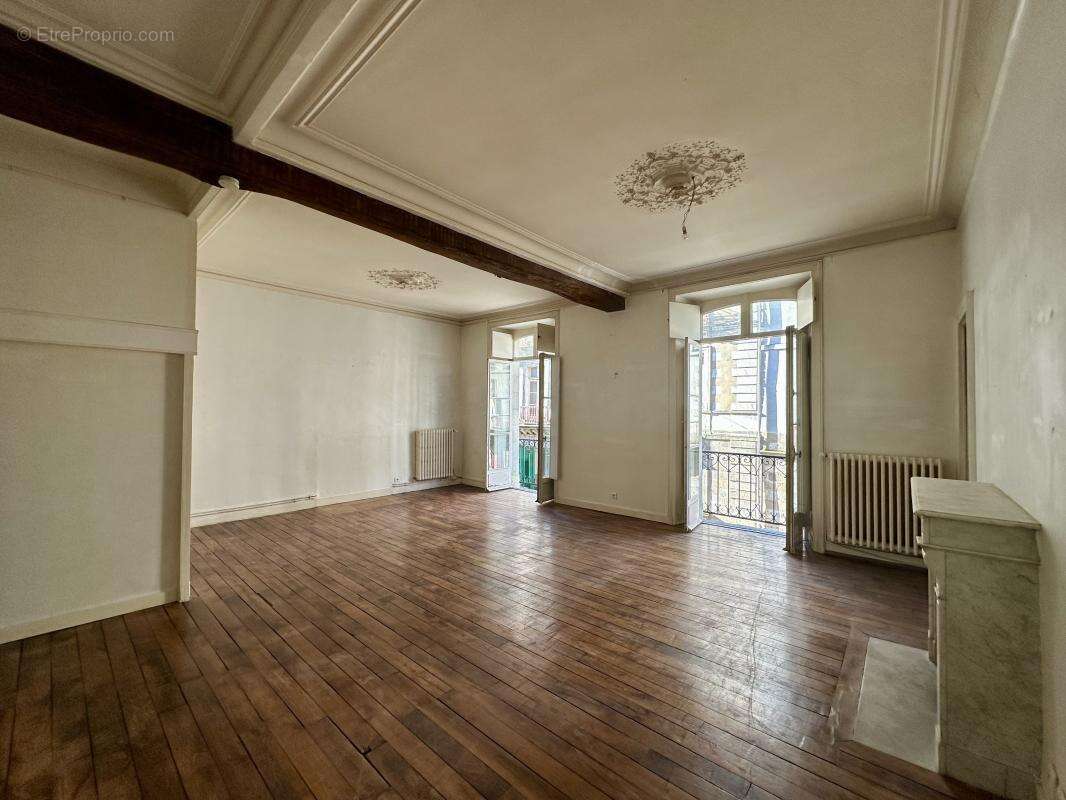 Grand appartement hyper centre avec cave et grenier - photo 2