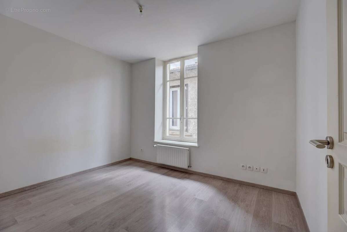 Appartement à SATHONAY-CAMP