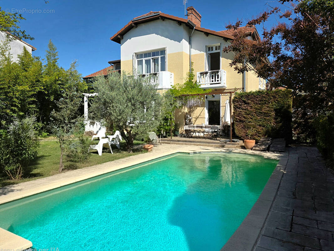 Maison à ROMANS-SUR-ISERE