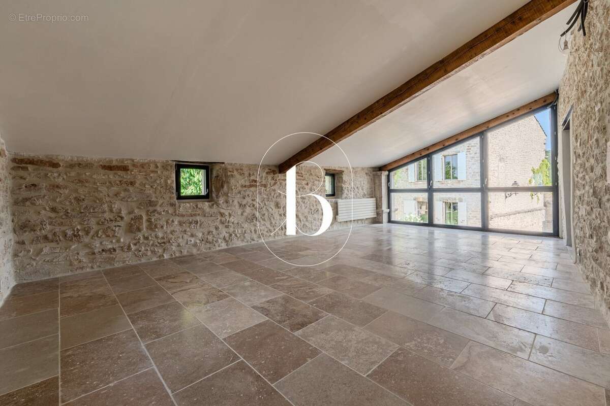 Maison 950 m² à Goudargues  - photo 38