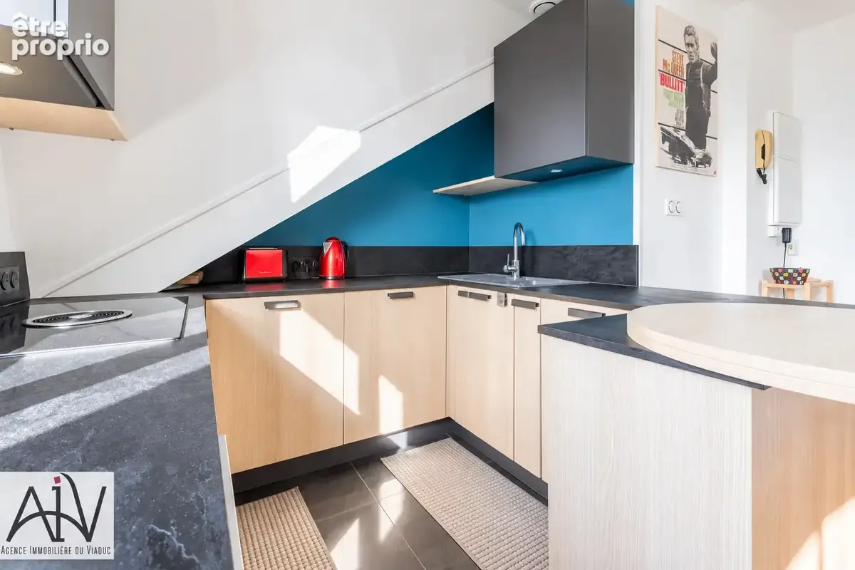 Studio en duplex avec espace nuit en mezzanine avec parking et cave - photo 8