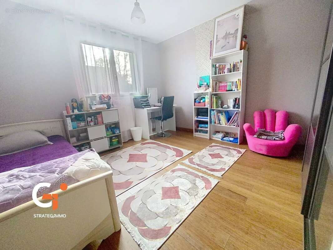 Maison à SAINT-ETIENNE-DU-ROUVRAY