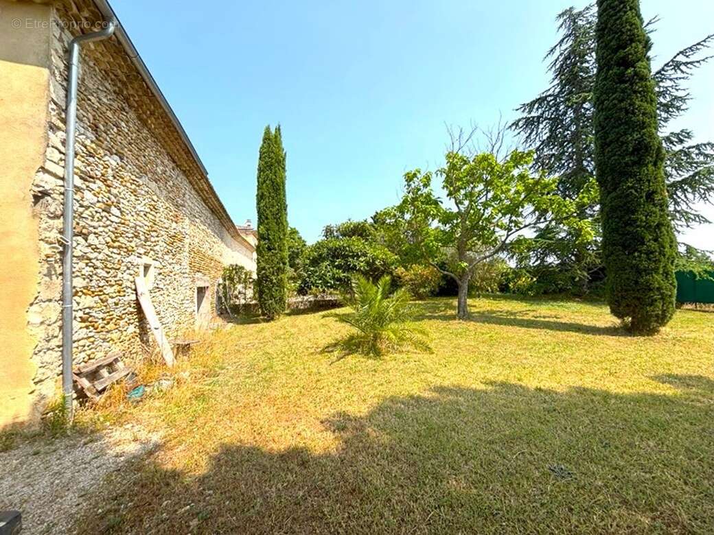 Maison à MONTELIMAR