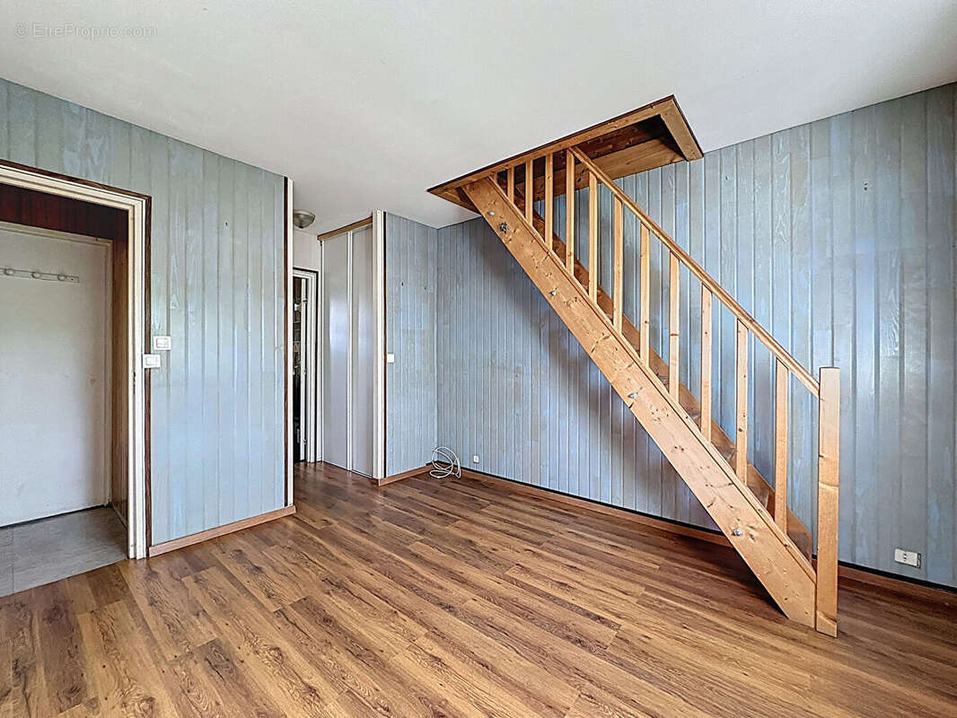 Maison à VOISINS-LE-BRETONNEUX