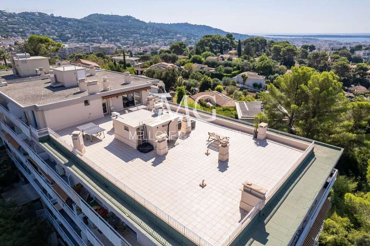 Appartement à LE CANNET