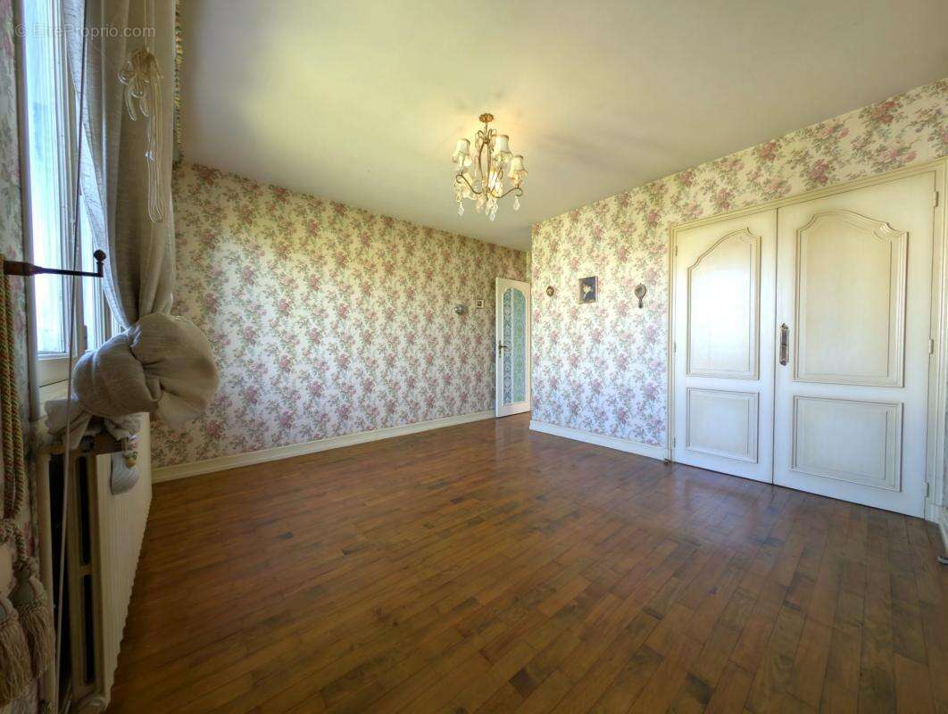 Riorges — Maison T4 avec terrain de 439 m² et garage (42) - photo 11