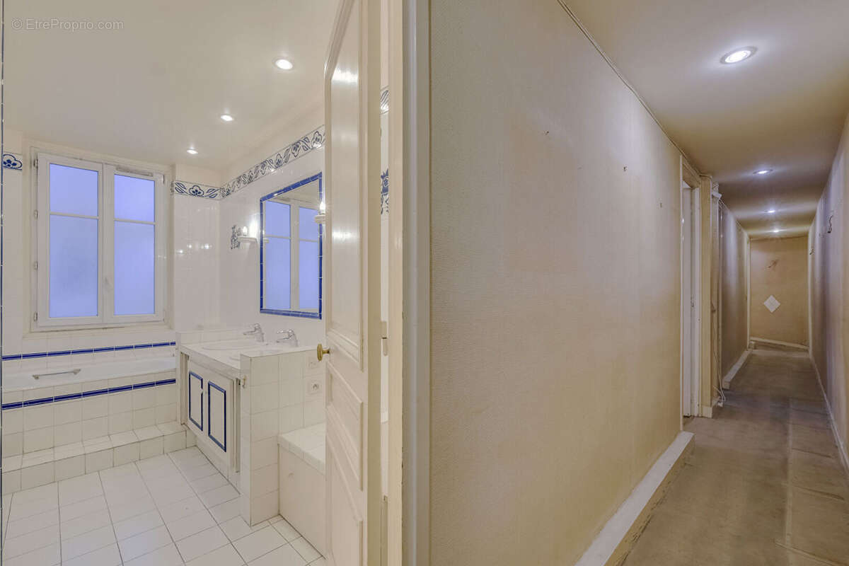 Appartement à PARIS-10E