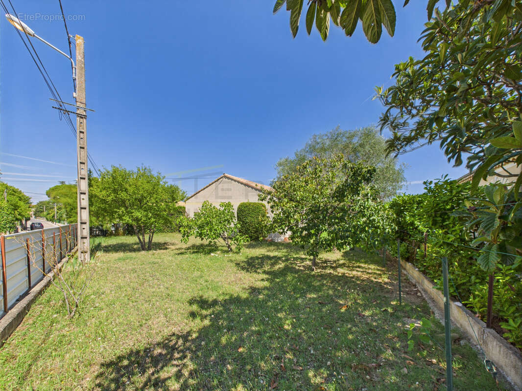 Maison à VALREAS