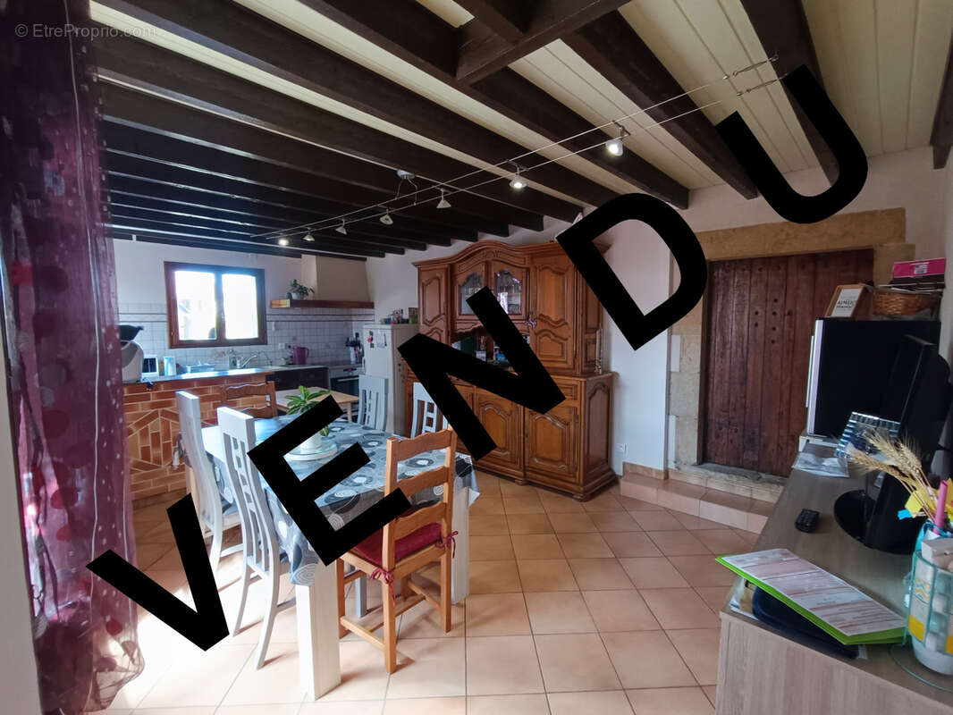 Maison à PRECY