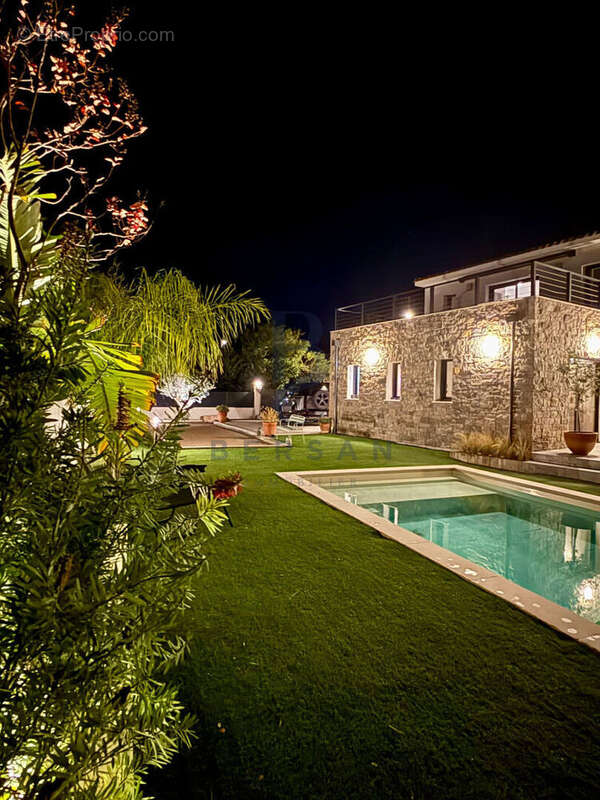 Maison à FREJUS