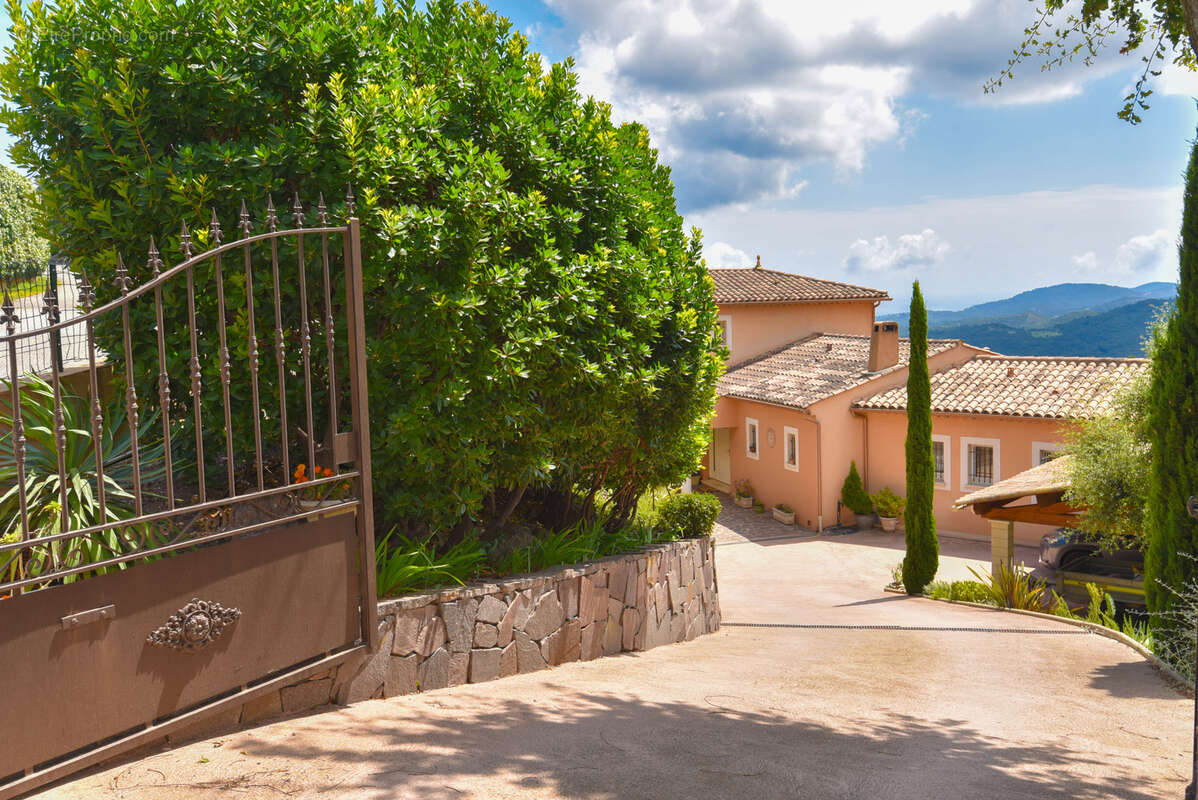Maison à LES ADRETS-DE-L'ESTEREL