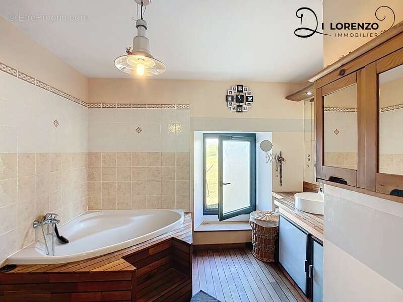 Maison à MEYRIEUX-TROUET