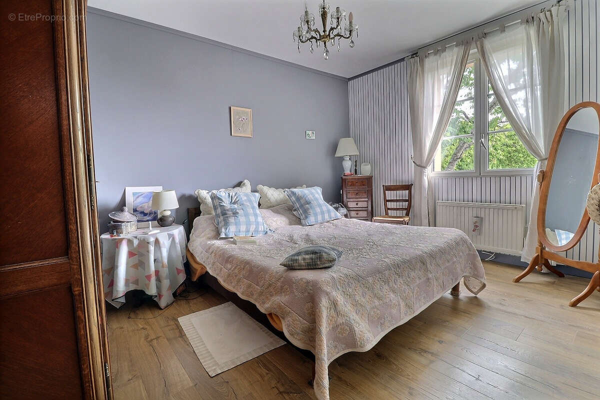 Maison à SAINT-MARTIN-SOUS-MONTAIGU