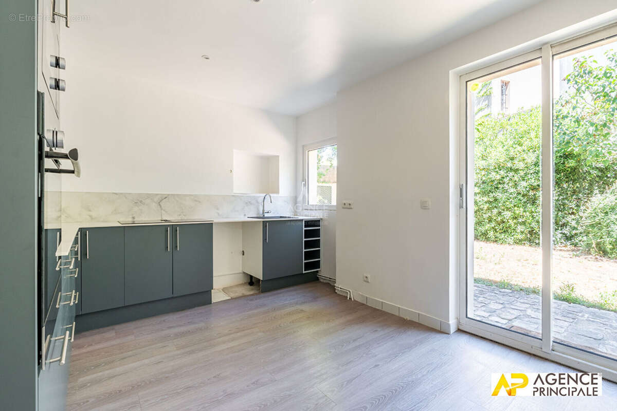 Maison Le Mesnil Le Roi 8 pièce(s) 145 m2 - photo 8