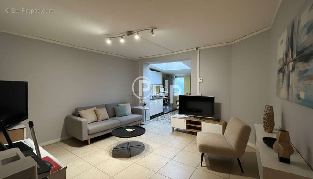 Commerce à MONTIGNY-EN-GOHELLE