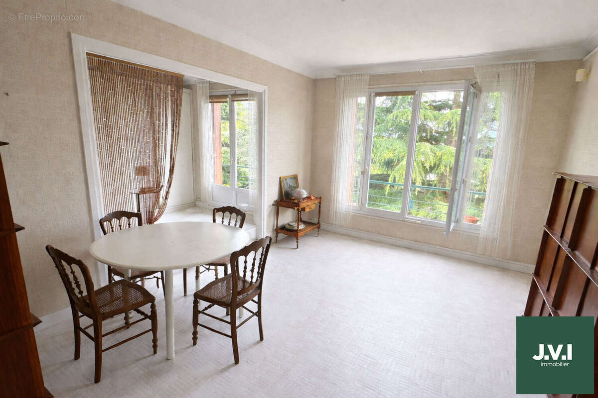 Appartement à ENGHIEN-LES-BAINS