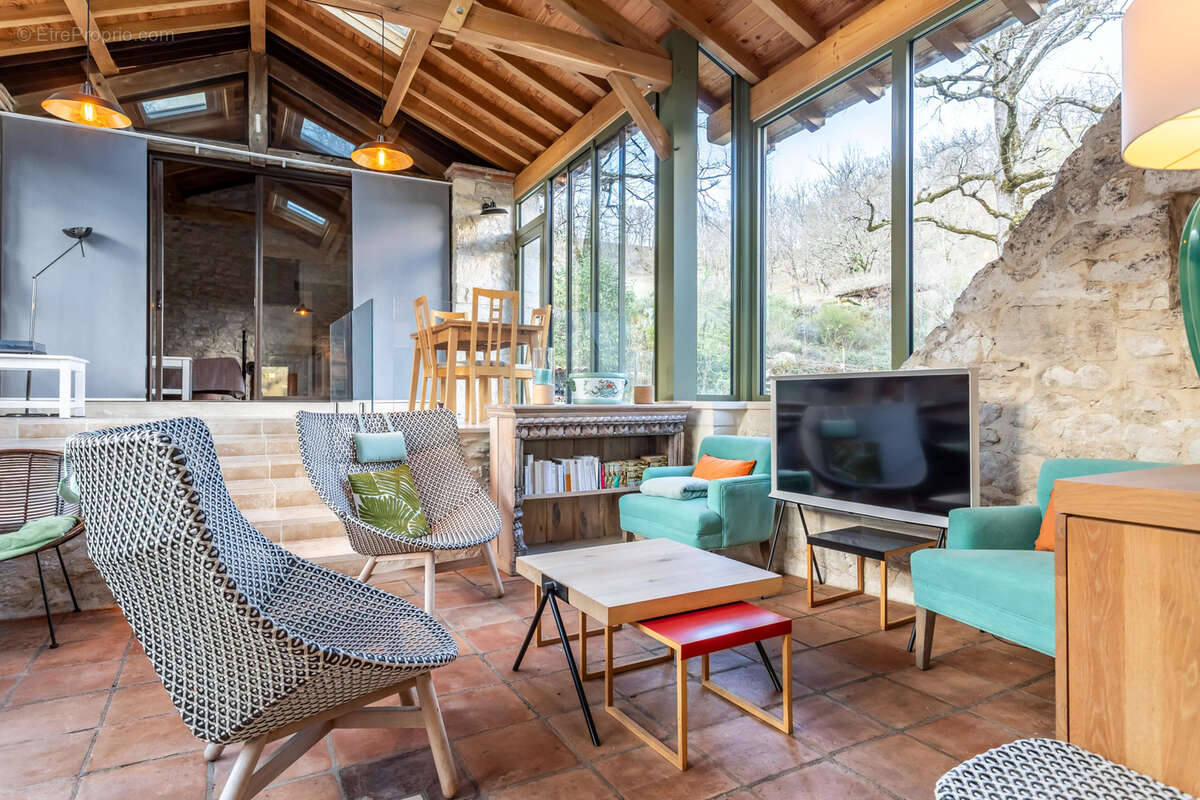 Maison de campagne avec annexe, piscine, dépendances et terrain - photo 12