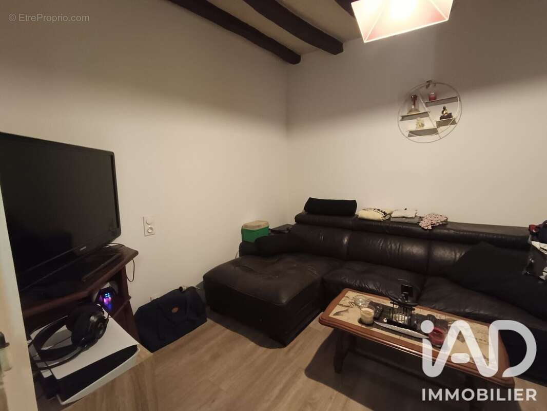 Maison 100 m² à Doue-La-Fontaine  - photo 3