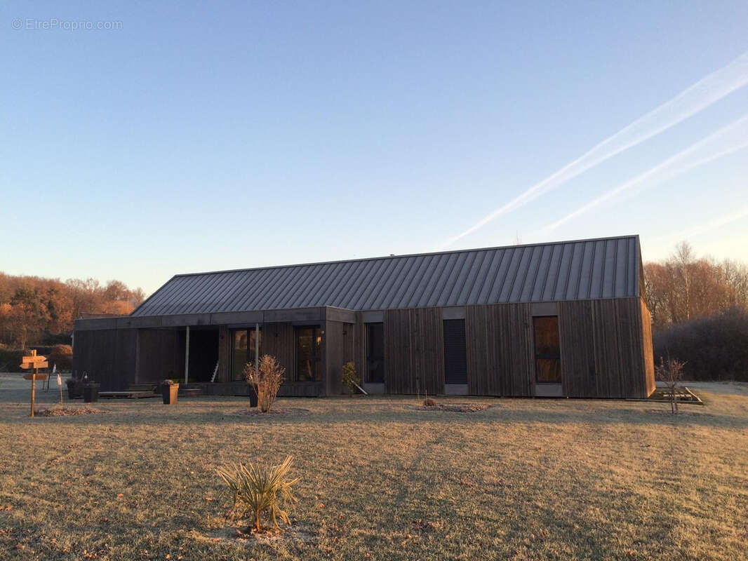 Maison à SAINT-MAURICE-MONTCOURONNE