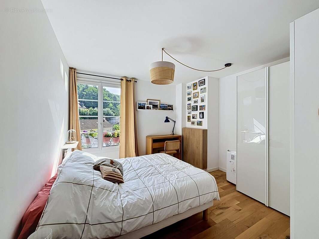 Chambre 2 - Appartement à BUC