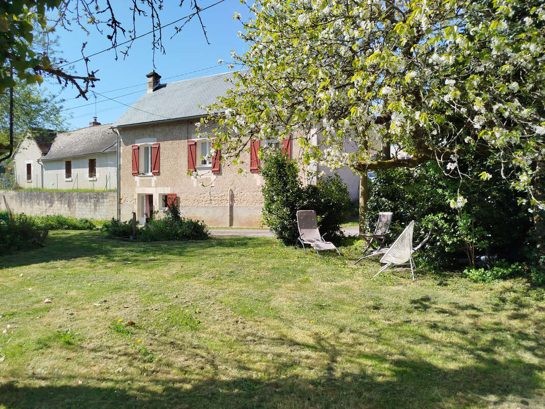 Maison à SAINT-PIERRE-DE-MAILLE