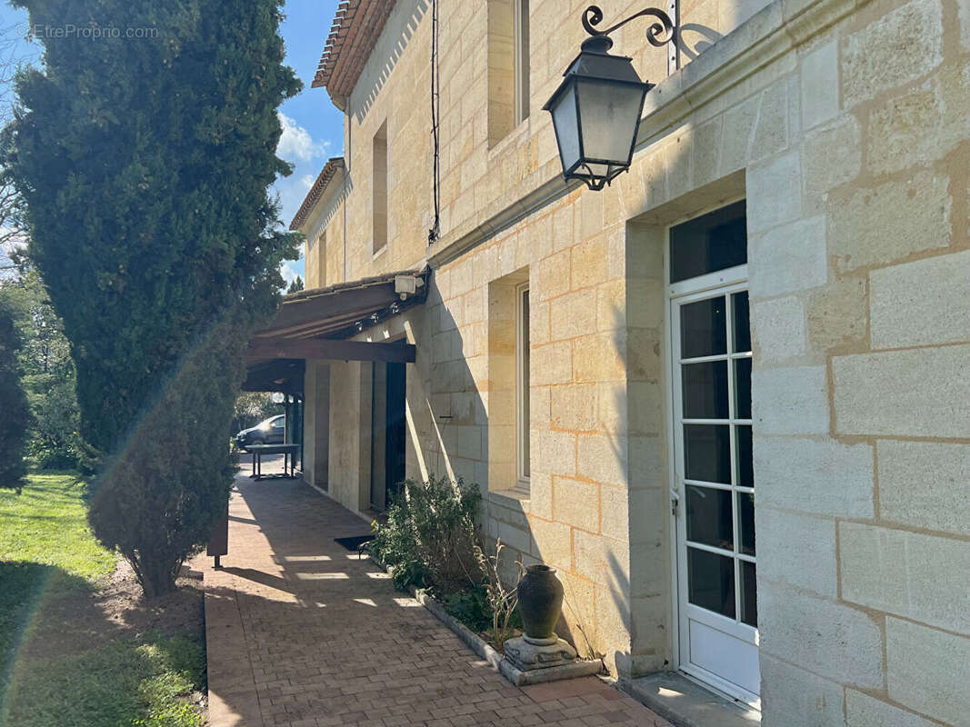 Maison à SAINT-EMILION