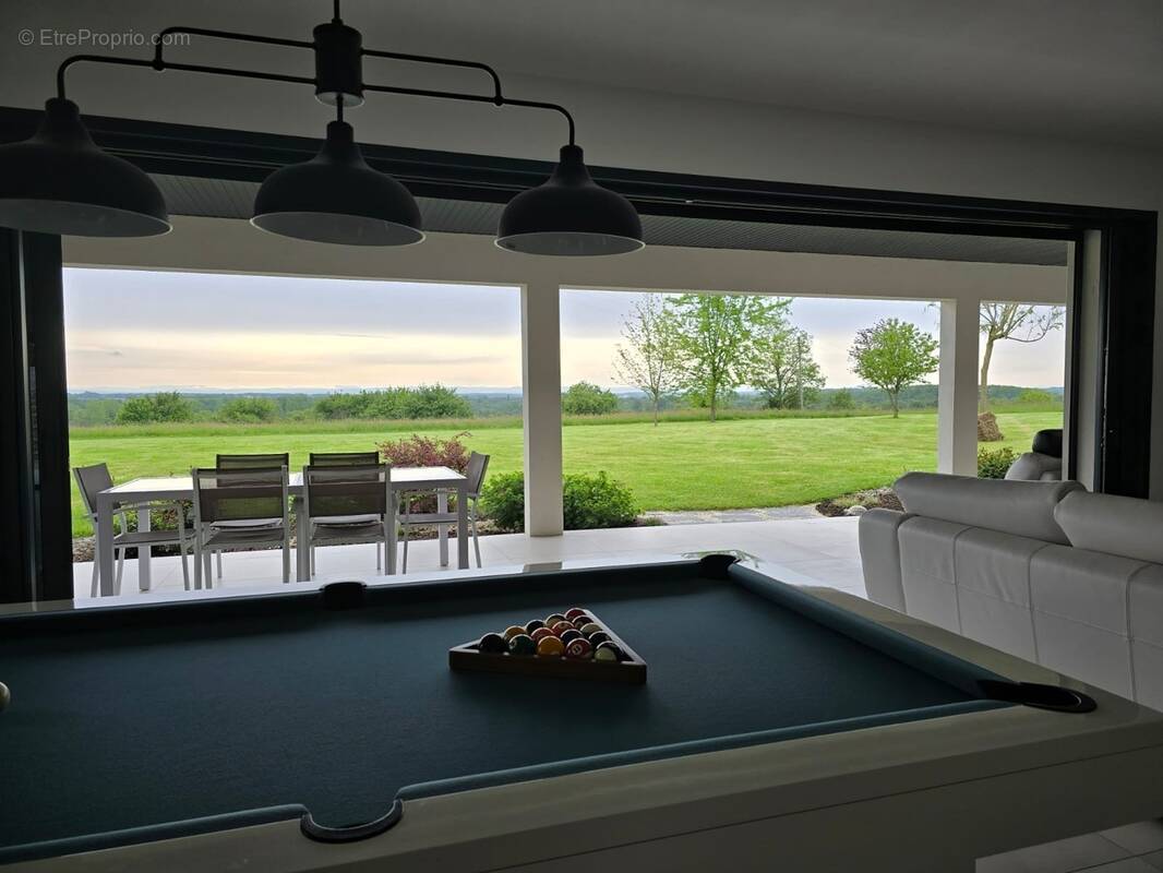 Maison à PONT-DE-VEYLE