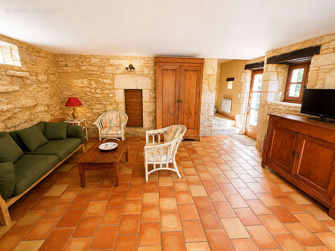 Hameau en pierre de caractère du XVI siècle - Visite virtuelle - photo 12