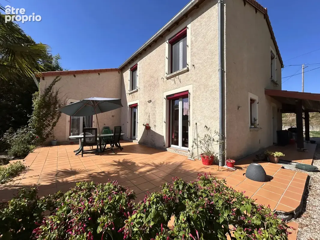 Maison à AURIGNAC
