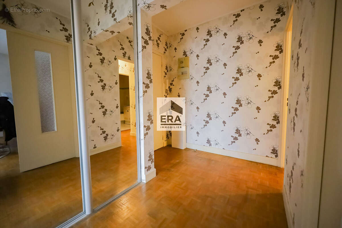 Appartement à PARIS-14E
