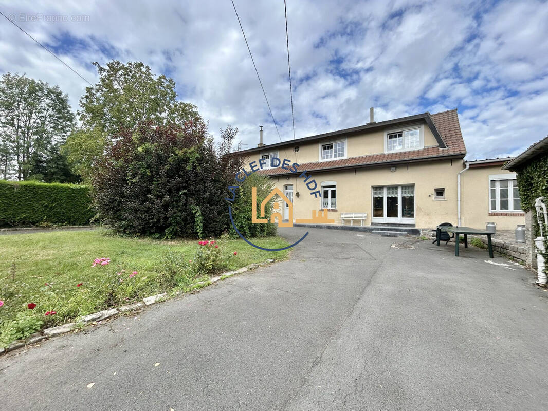 Maison à CROISILLES