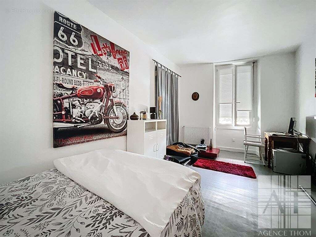 Maison à AMBRIERES-LES-VALLEES