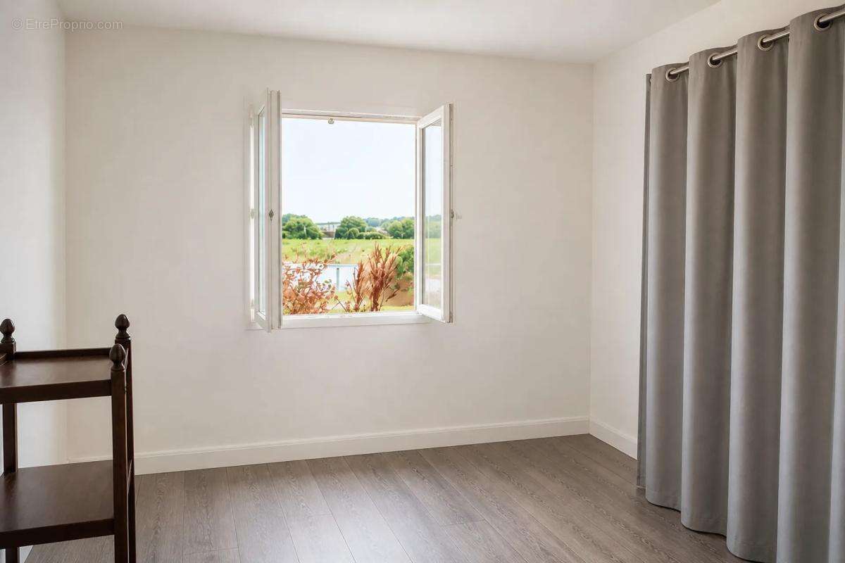 Maison de 5 pièces de 100 m² à Mainxe-Gondeville - photo 6