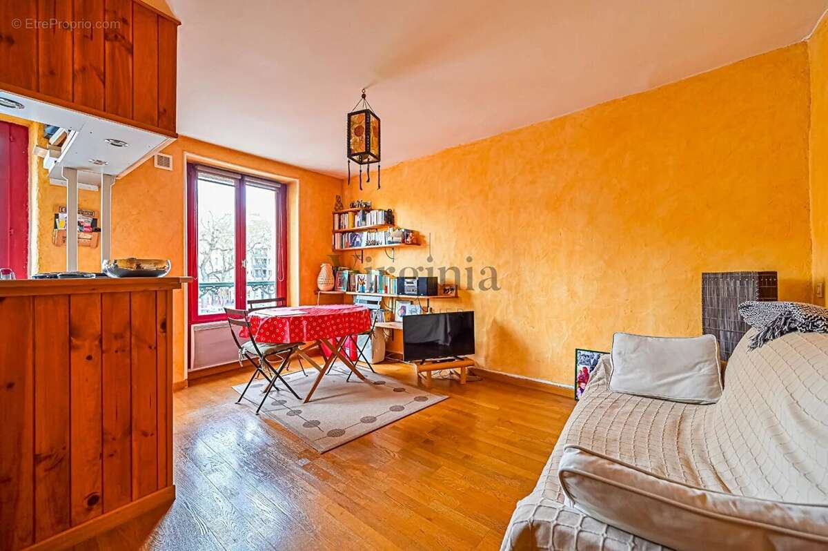 Appartement à PARIS-11E
