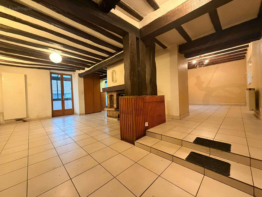 Maison à NEUILLY-SAINT-FRONT