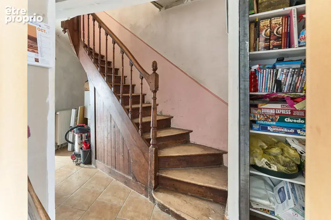 maison avec espaces de stockage