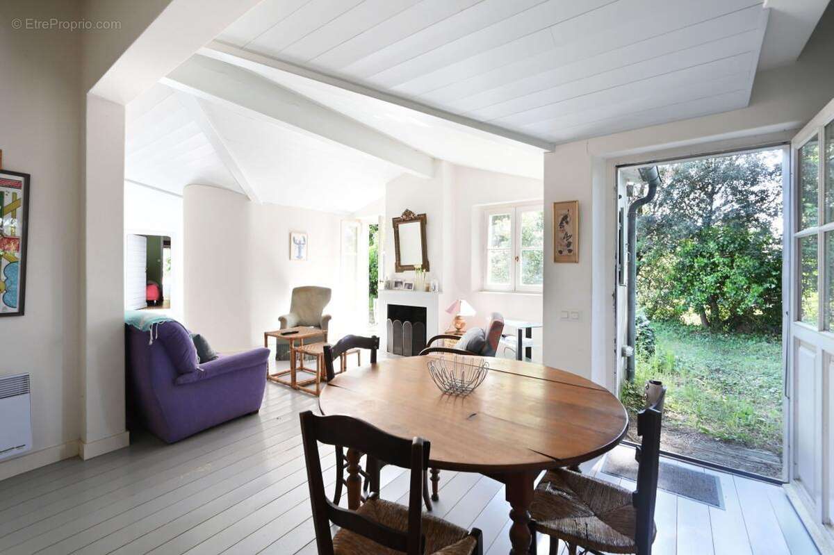 Maison à LES PORTES-EN-RE