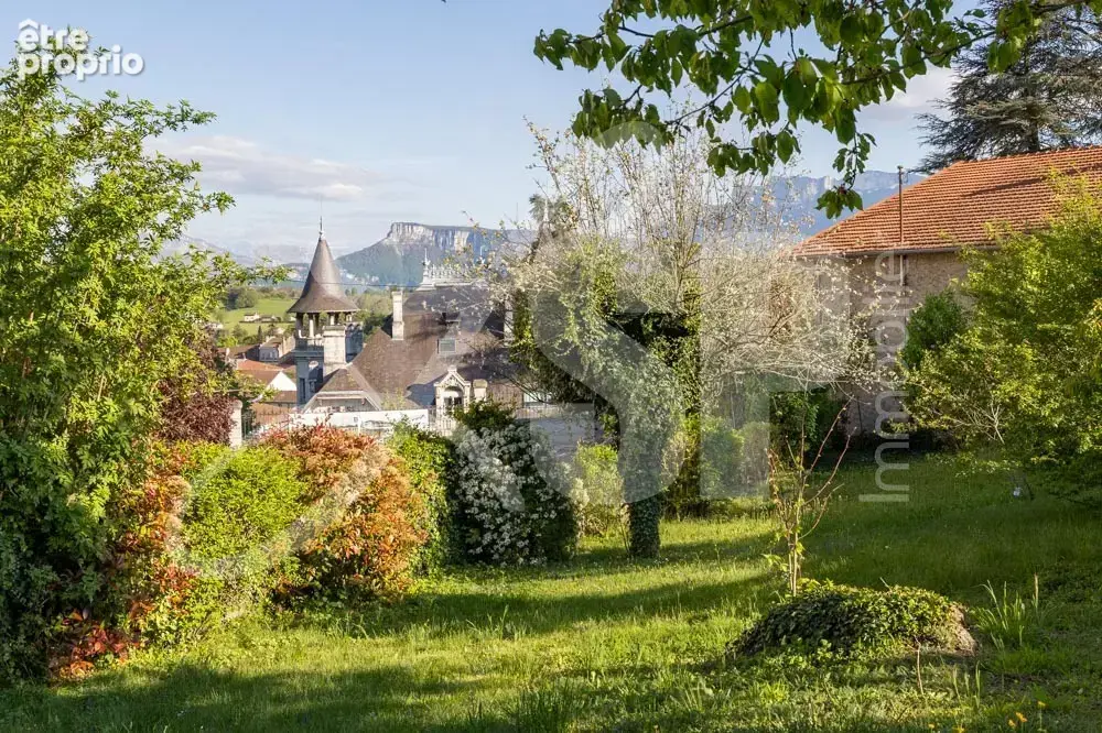 Maison T5 avec petite dépendance - Maison à RIVES